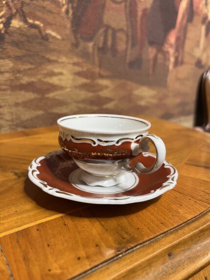 Antika A.F. Kohn Viyana Porselen Fincan & Tabak – Kırmızı Zemin Altın Yaldızlı Şık Set