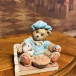Cherished Teddies Little Jack Horner Biblo – 1993 Enesco Koleksiyonluk Ayıcık Figür (8x8 cm)