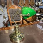 Vintage Yeşil Cam Şapkalı Pirinç Masa Lambası – Banker Model 37x26 cm