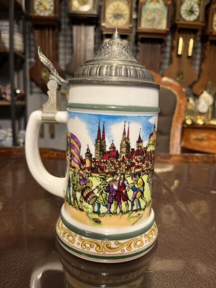 Vintage Kapaklı Seramik Kupa Bardak – El Boyama Şehir Temalı Koleksiyonluk (21x10 cm)