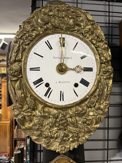 Fransız Antika Bronz Duvar Saati – Théobald Baqué – 19. Yüzyıl Mekanik Sarkaçlı Saat